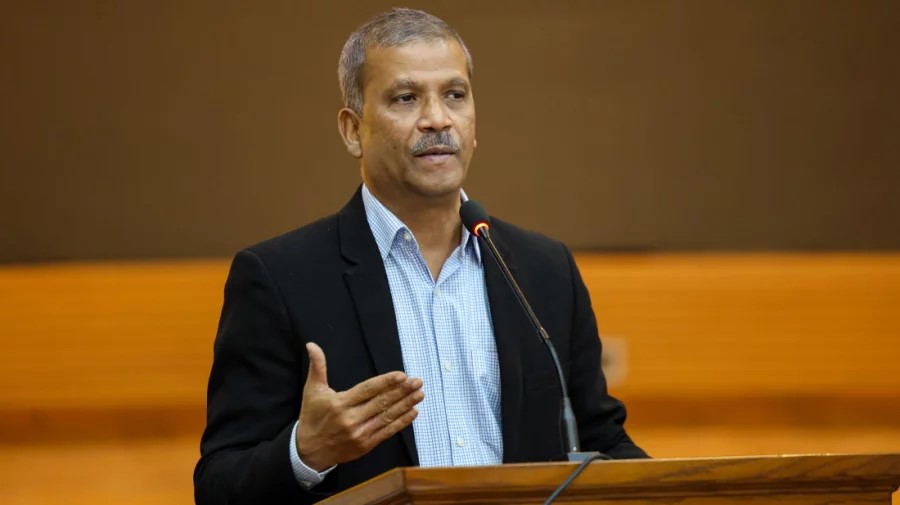 এক টাকা অনুদান না পেলেও আমরা বসে থাকব না: আসিফ নজরুল